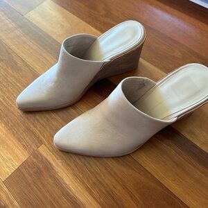 Like new Dolce Vita mule heels